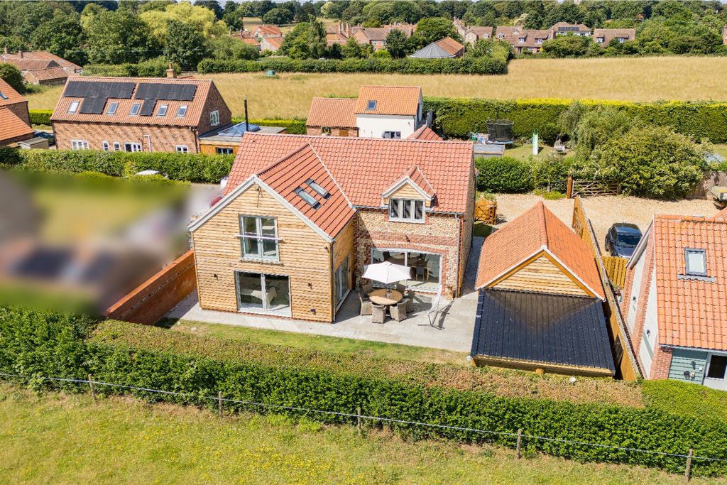 Property photo 3 of 44 4732243