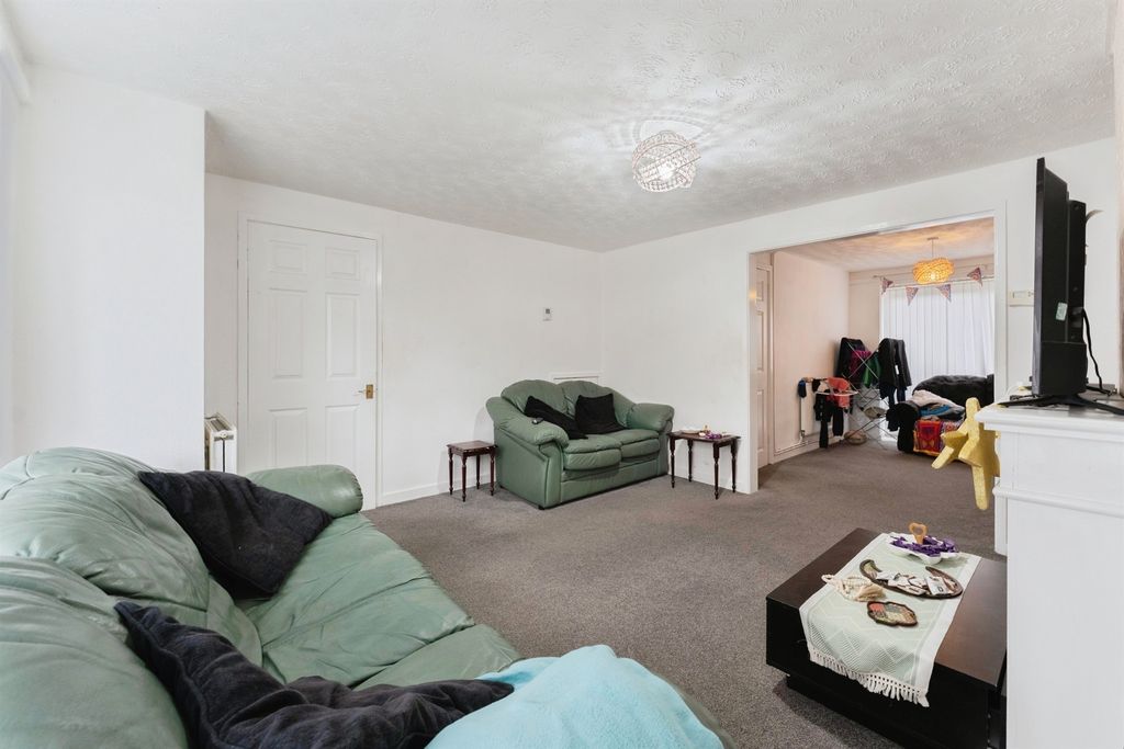 Property photo 3 of 20