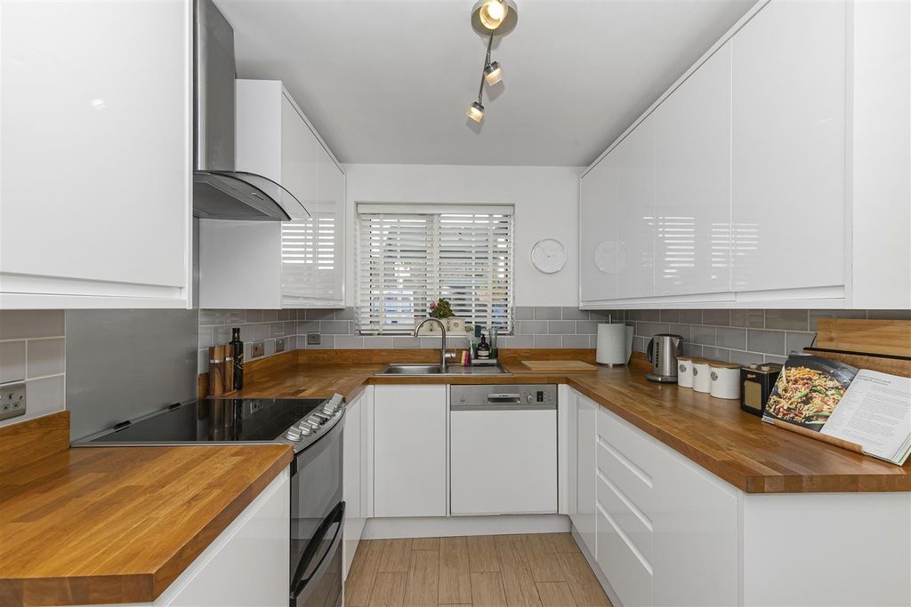 Property photo 2 of 24 Img_8853.Jpg