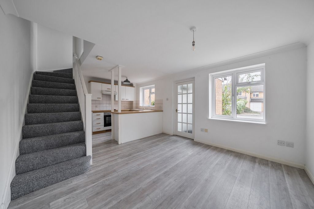 Property photo 3 of 11 1530837-7-6Acca39...