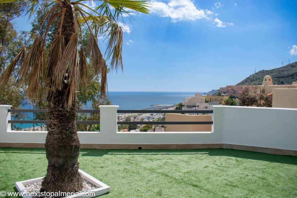 Property photo 3 of 36 Artificial Lawn