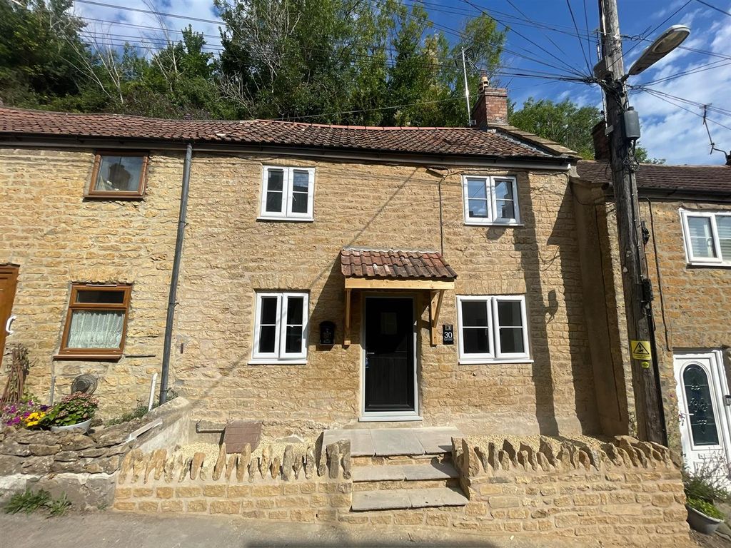 Property photo 1 of 8