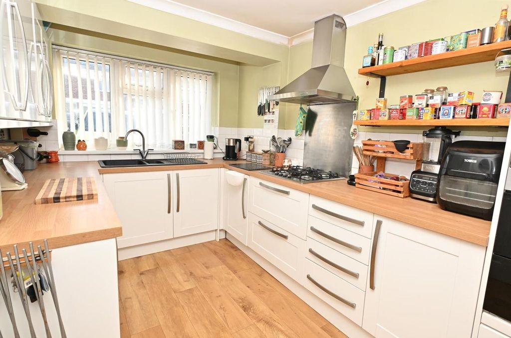 Property photo 2 of 12 Kitchen