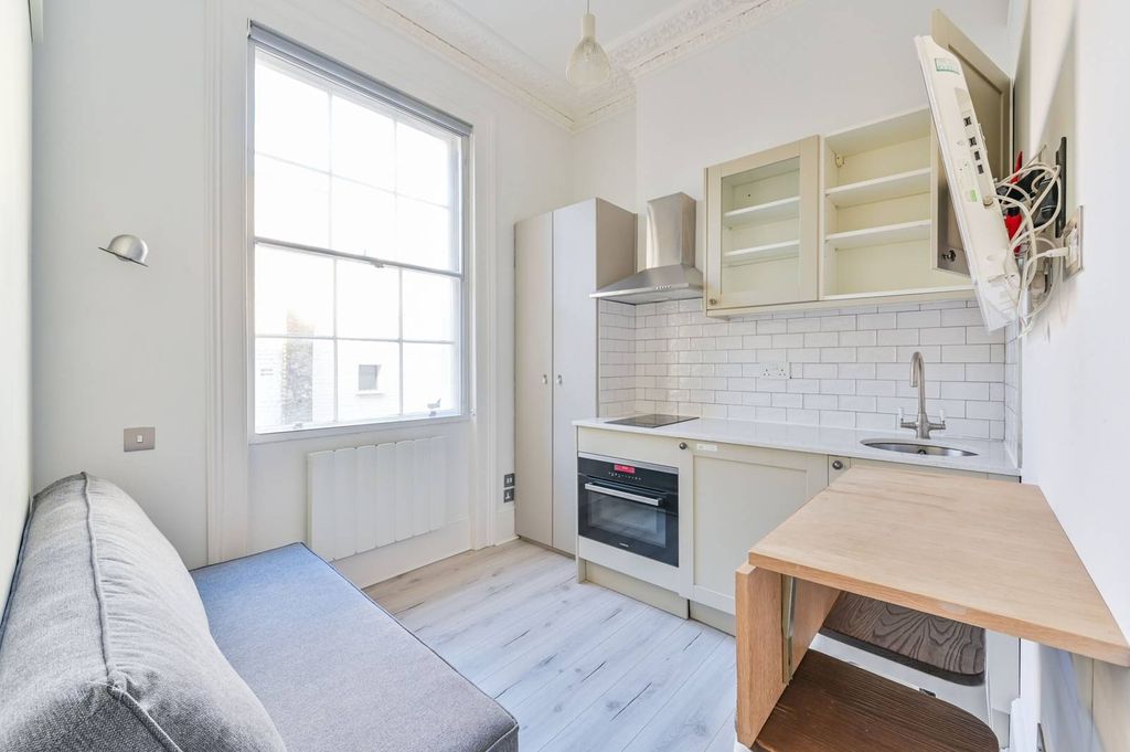 Property photo 1 of 3