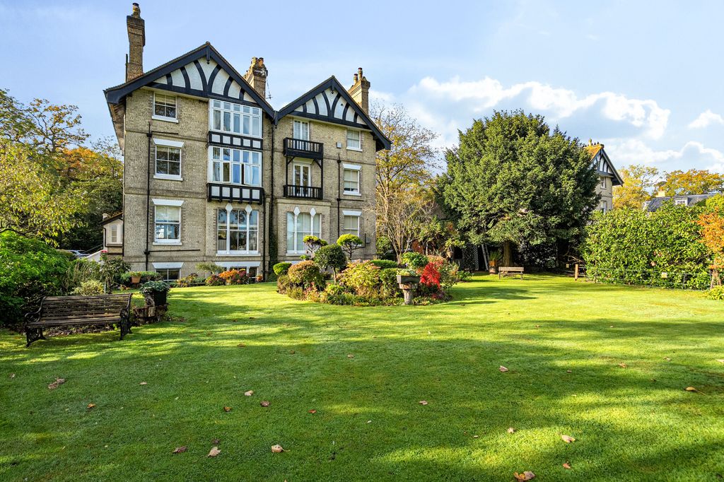 Property photo 1 of 11