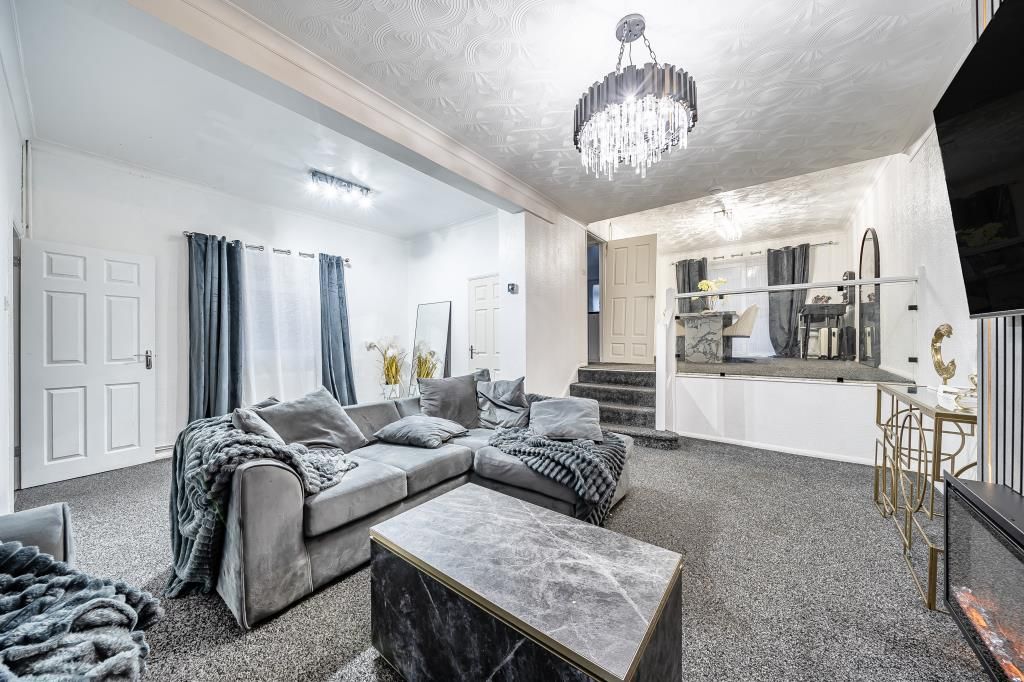 Property photo 3 of 18 Living Area