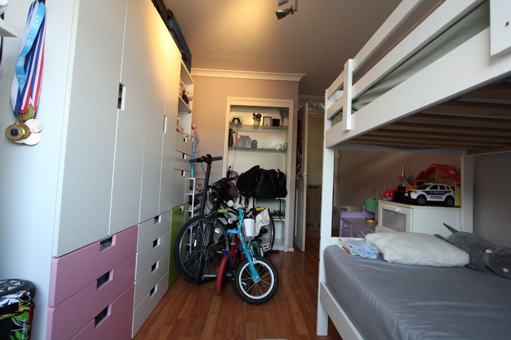 Property photo 3 of 16
