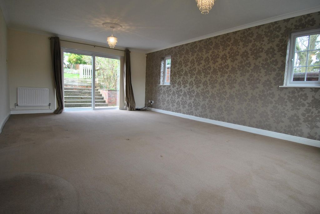 Property photo 3 of 20 Living Room