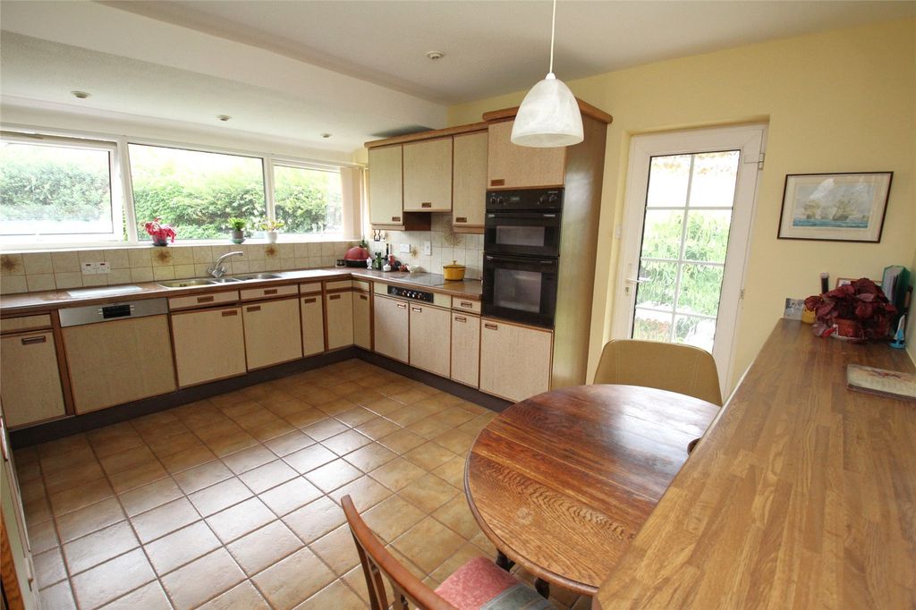 Property photo 3 of 23 Picture No. 21