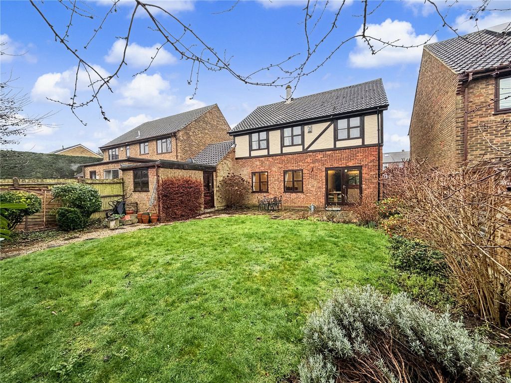 Property photo 2 of 27 Picture No. 16