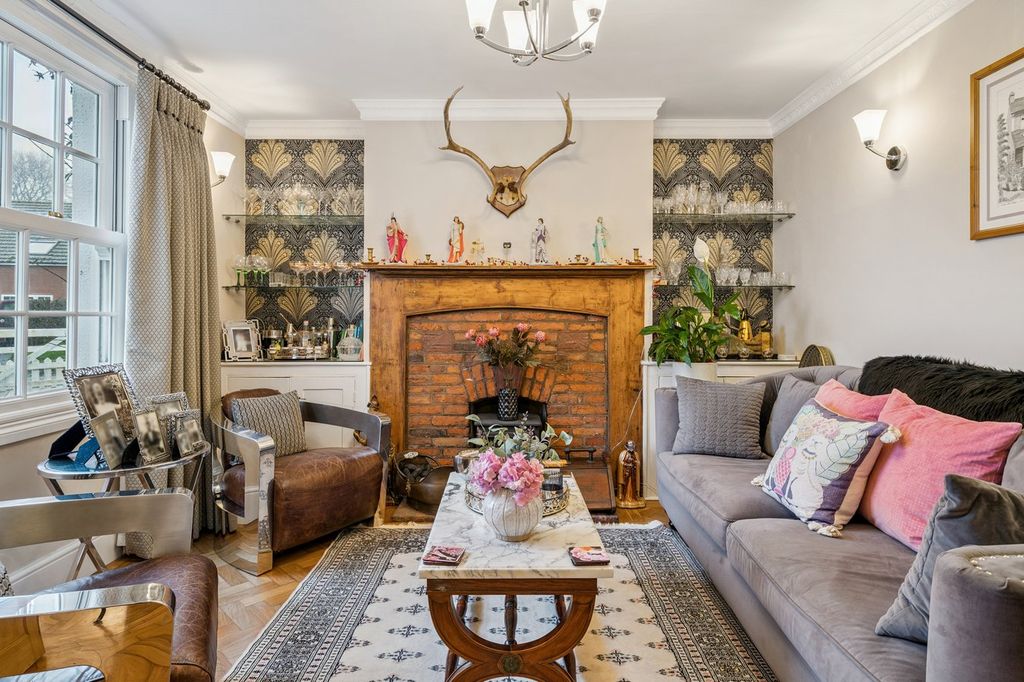 Property photo 2 of 35