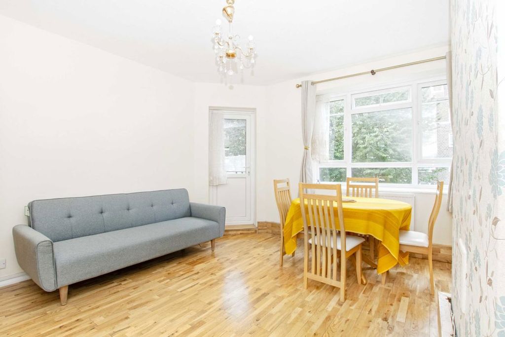 Property photo 2 of 5