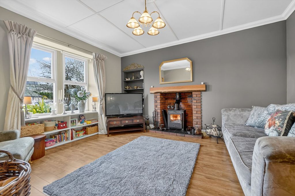 Property photo 3 of 38