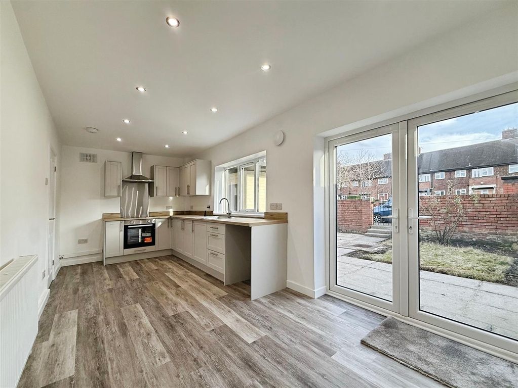 Property photo 2 of 23 Kitchen Diner