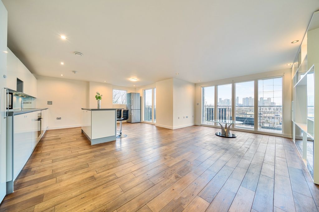 Property photo 1 of 21 1403500-19-69721c...