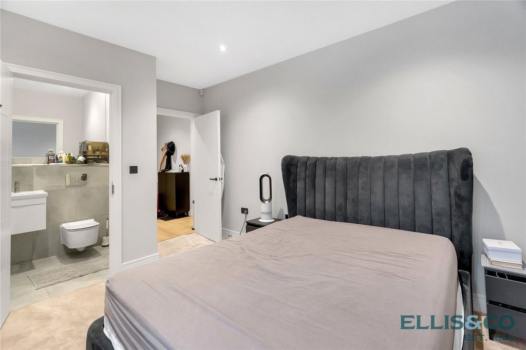 Property photo 3 of 14 Picture No. 16