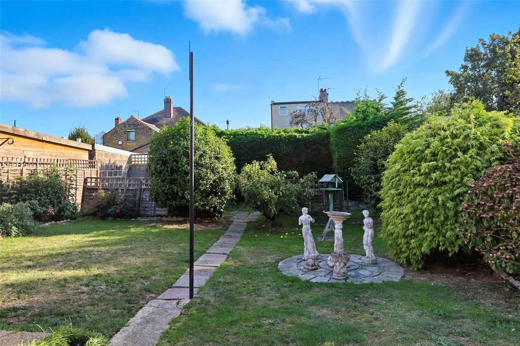 Property photo 2 of 17 Picture No. 32