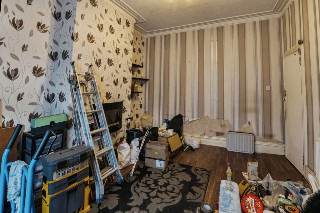 Property photo 3 of 26 Pbox-Img.Jpg