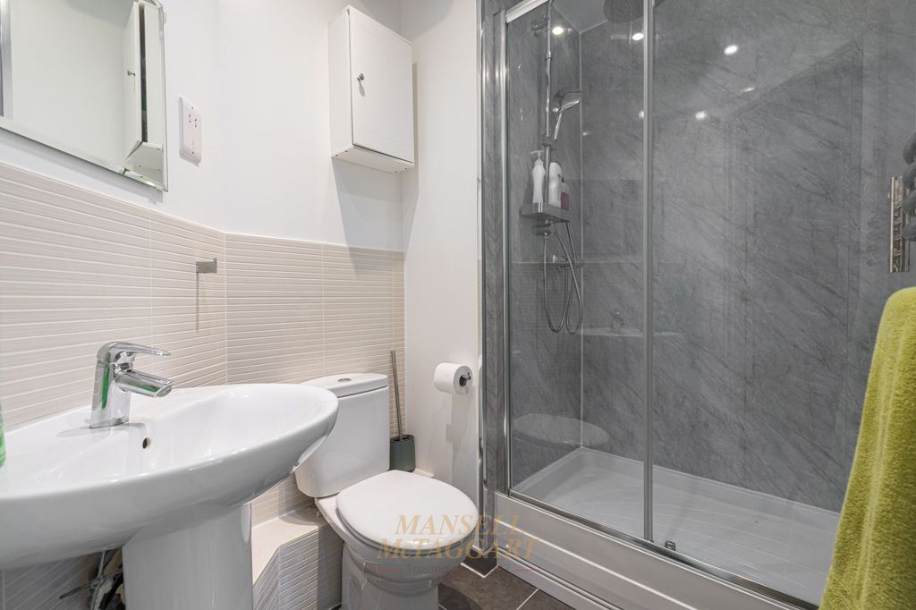 Additional image 9 of 2 bed flat for saleAlbion Way, Edenbridge TN8