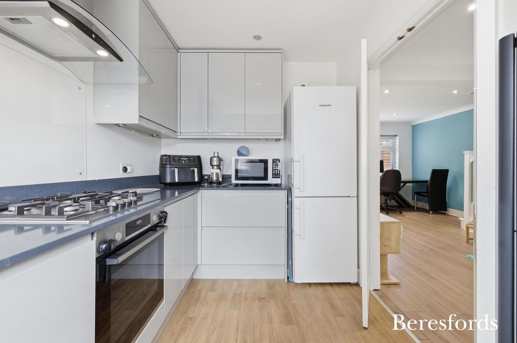 Property photo 2 of 23 Picture No. 83