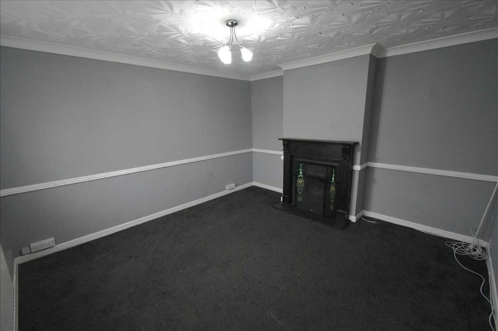 Property photo 3 of 8 Reception 1