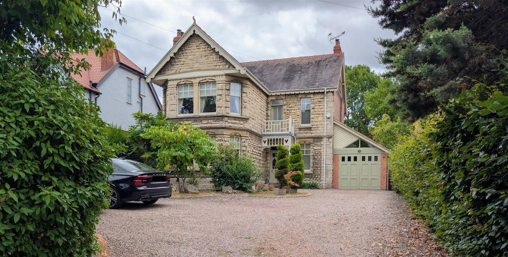 Property photo 1 of 30