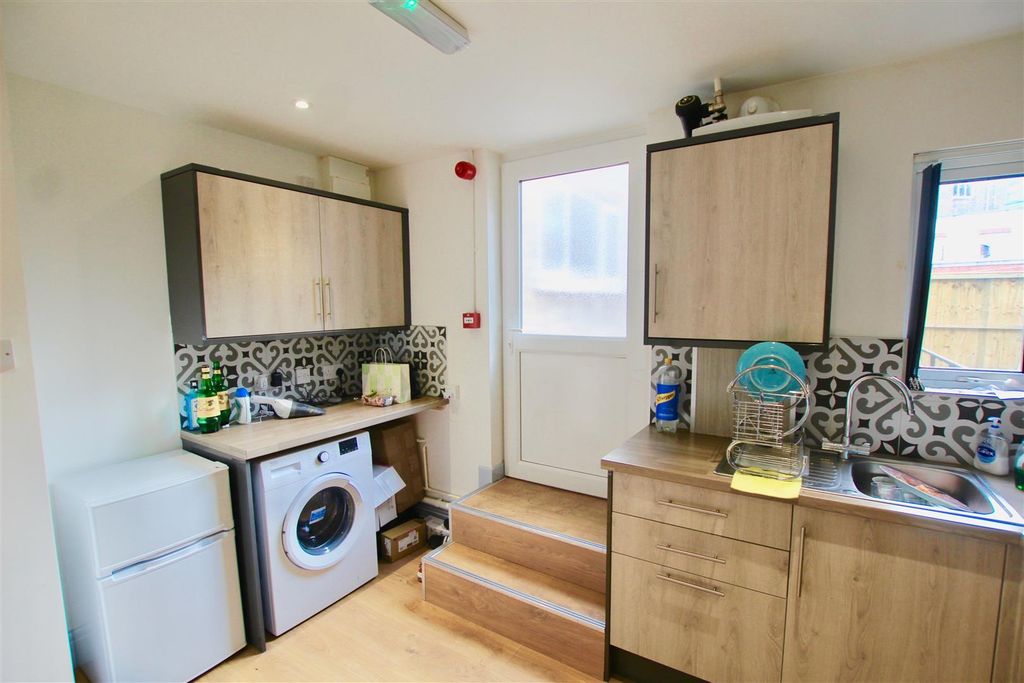 Property photo 2 of 9 Rgcjsyk0Gewwdubzccucna.Jpg