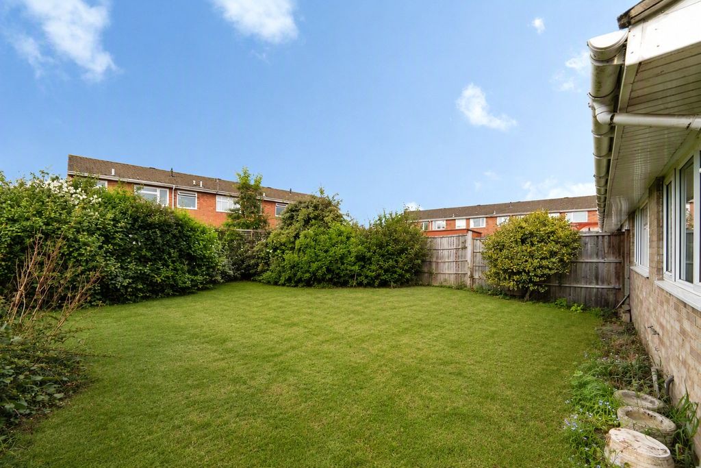 Property photo 2 of 13 Picture No. 17