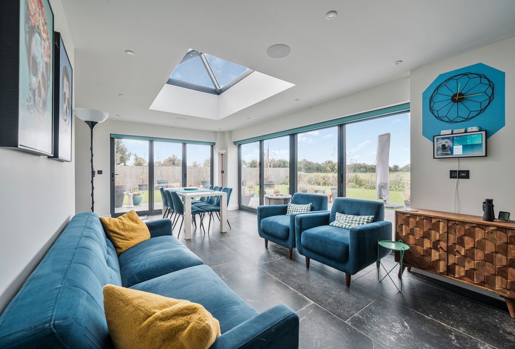 Property photo 2 of 21 1354936-2-68c7Ff2...