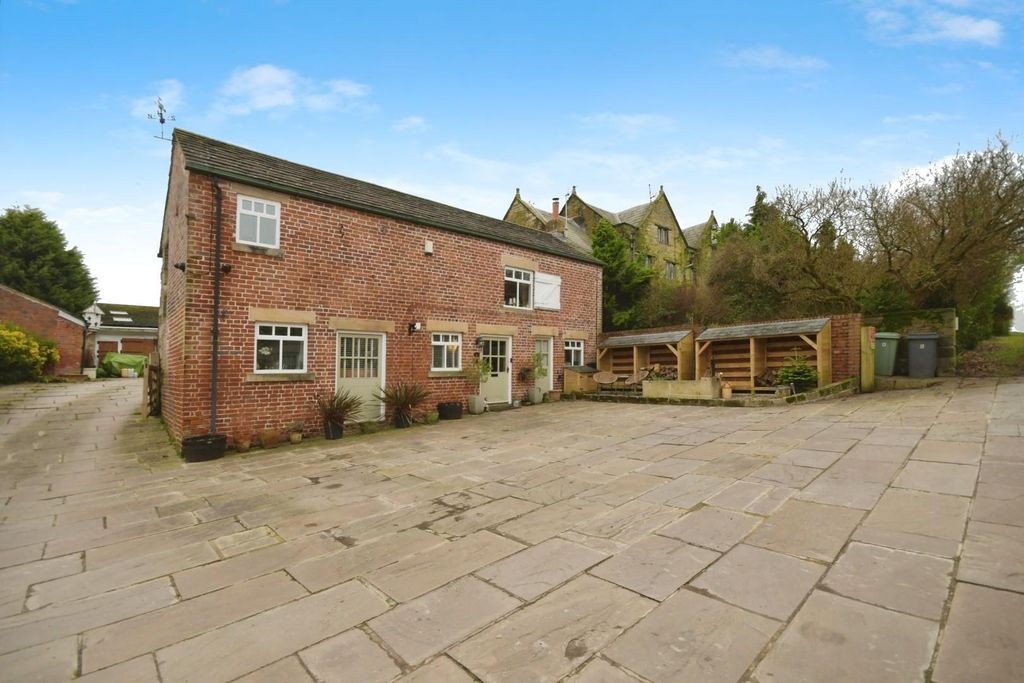 Property photo 1 of 17 Front 02.Jpg