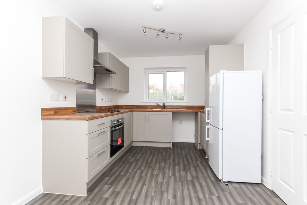 Property photo 3 of 14 Kitchen/Dining Room