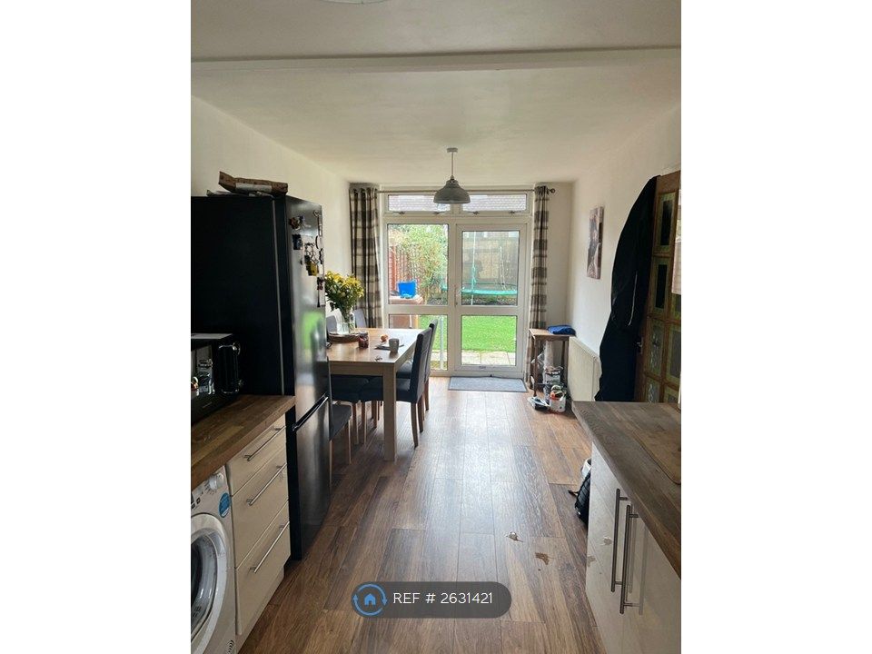 Property photo 3 of 13 Dining Room/Kitchen