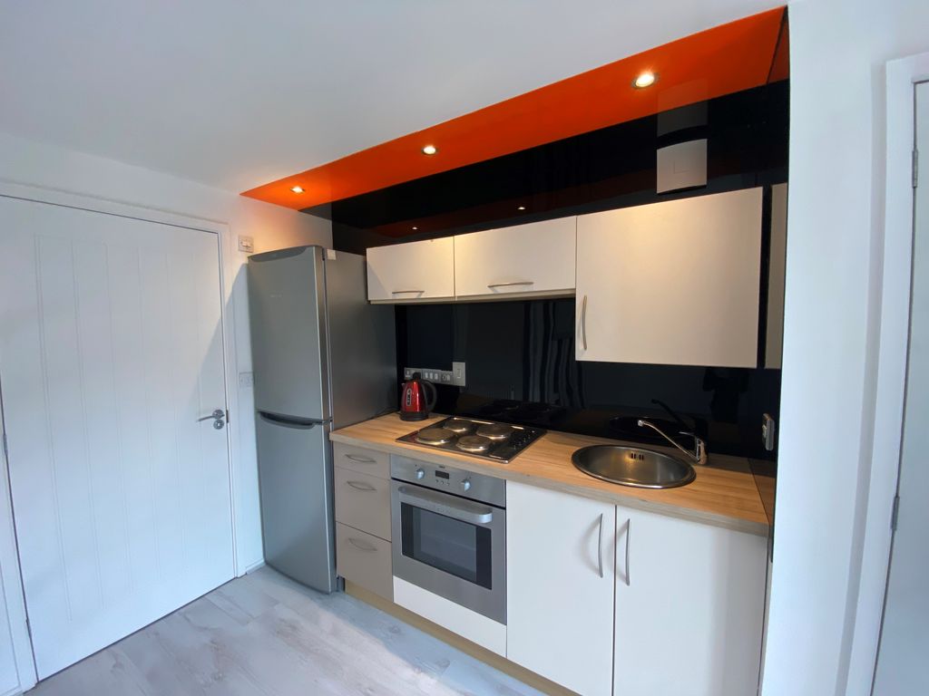 Property photo 2 of 5 Kitchen