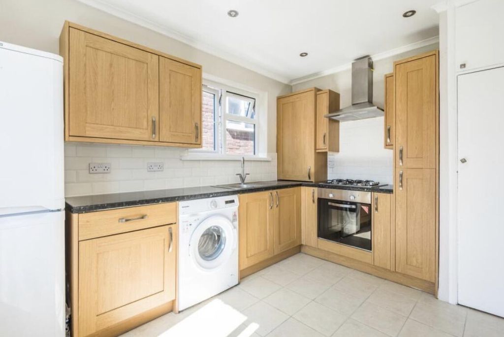 Property photo 1 of 8 Kitchen