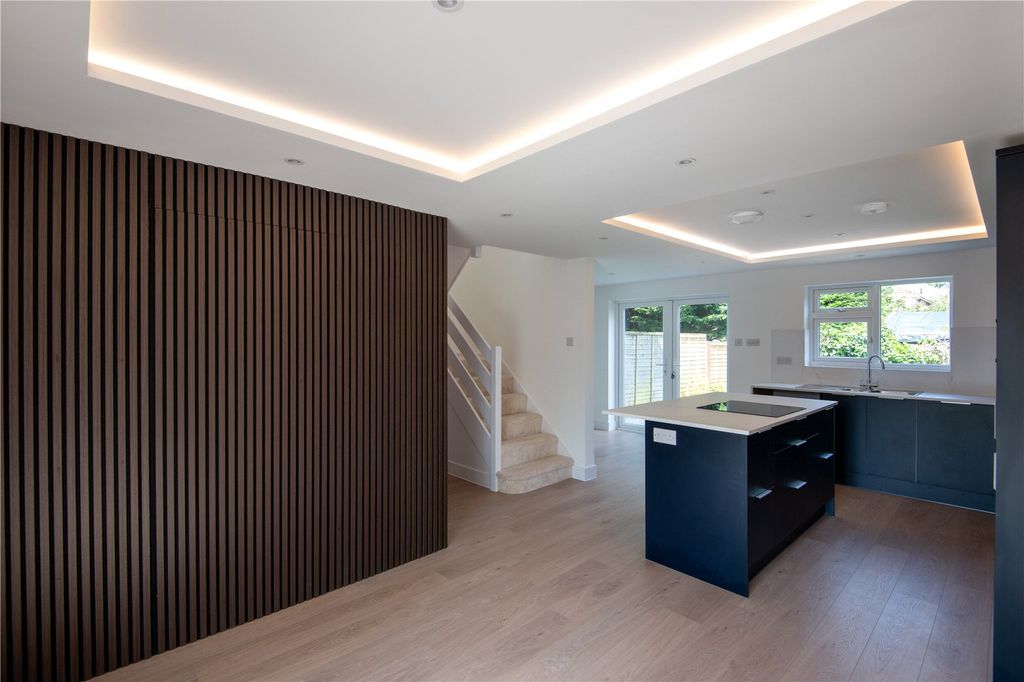Property photo 2 of 28 Open Plan Living