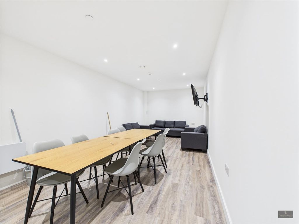 Property photo 1 of 9 Cam02887G0-Pr0462-Still012.Jpg