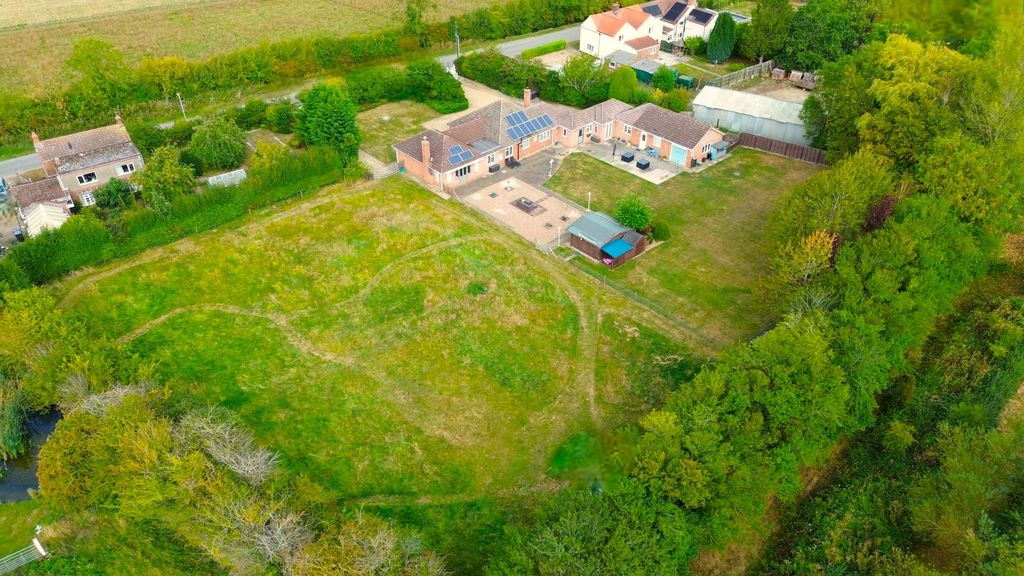 Property photo 2 of 35