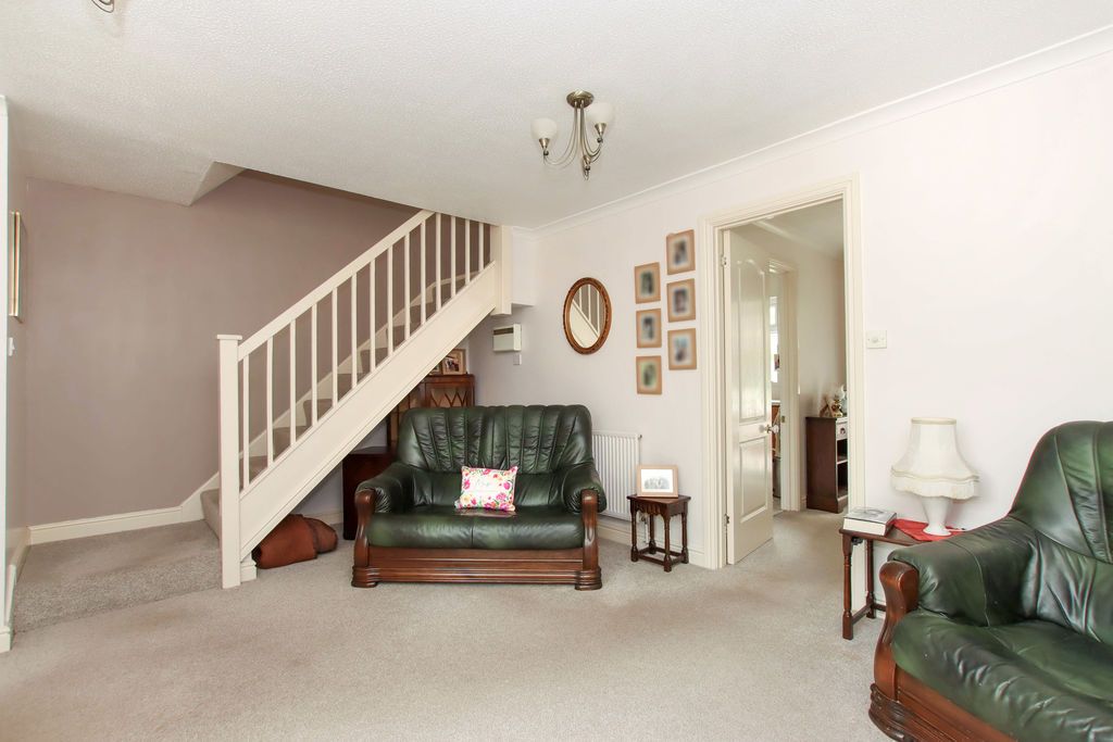 Property photo 2 of 12 Photo 4