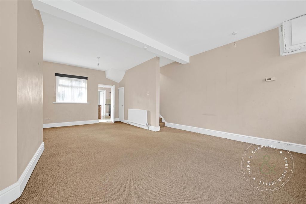 Property photo 3 of 26 Rudry-Street-08.Jpg