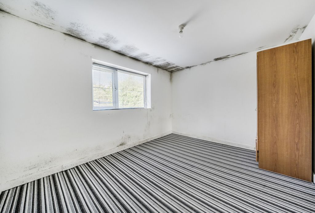 Property photo 3 of 18 1342187-6-689E1d6...