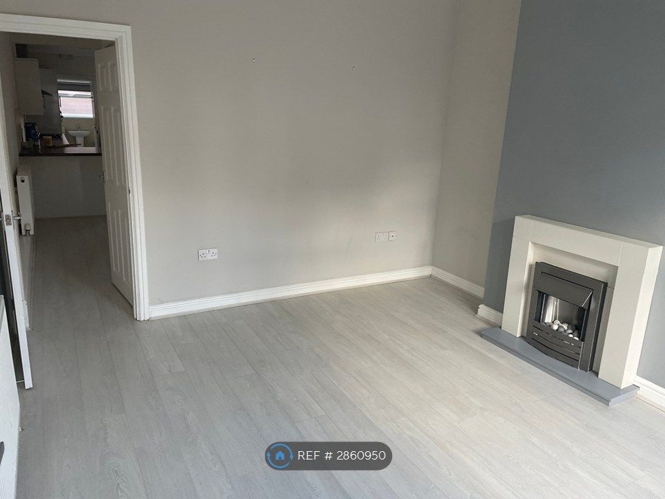 Property photo 3 of 11 Lounge