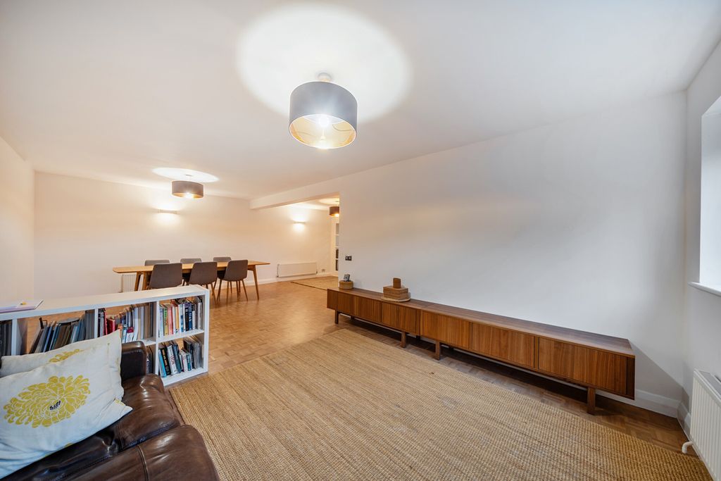 Property photo 3 of 20 1393142-16-6943d7...