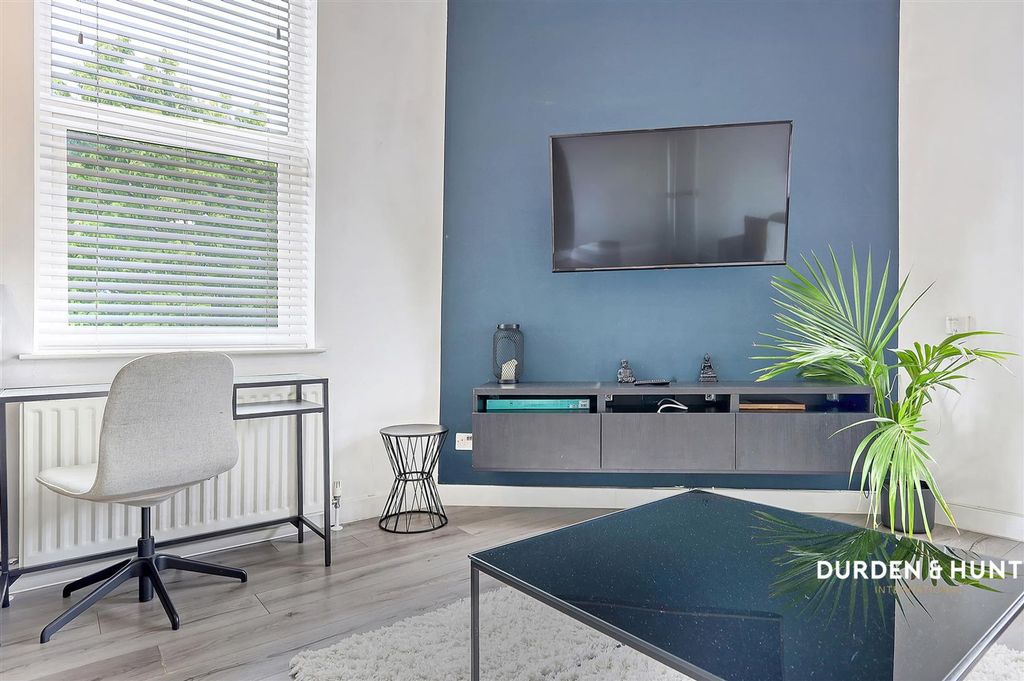 Property photo 3 of 18 Wendon Street