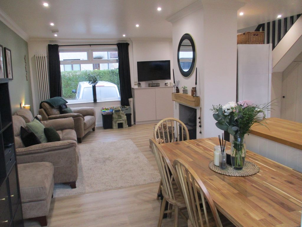 Property photo 2 of 21