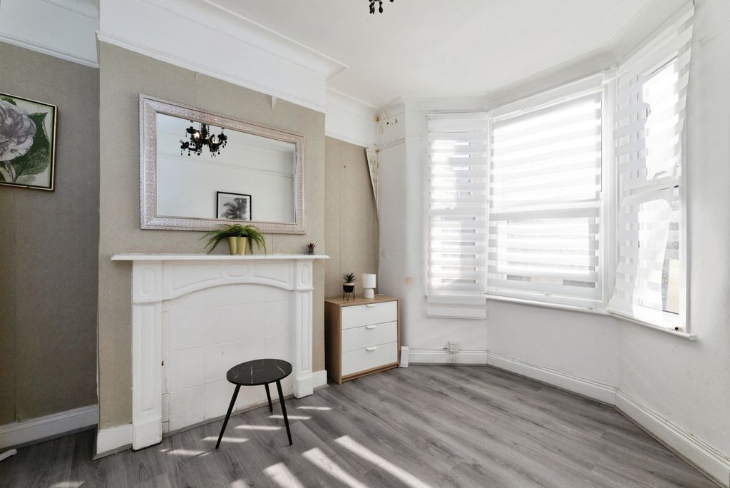 Property photo 2 of 13 Pbox-Img.Jpg