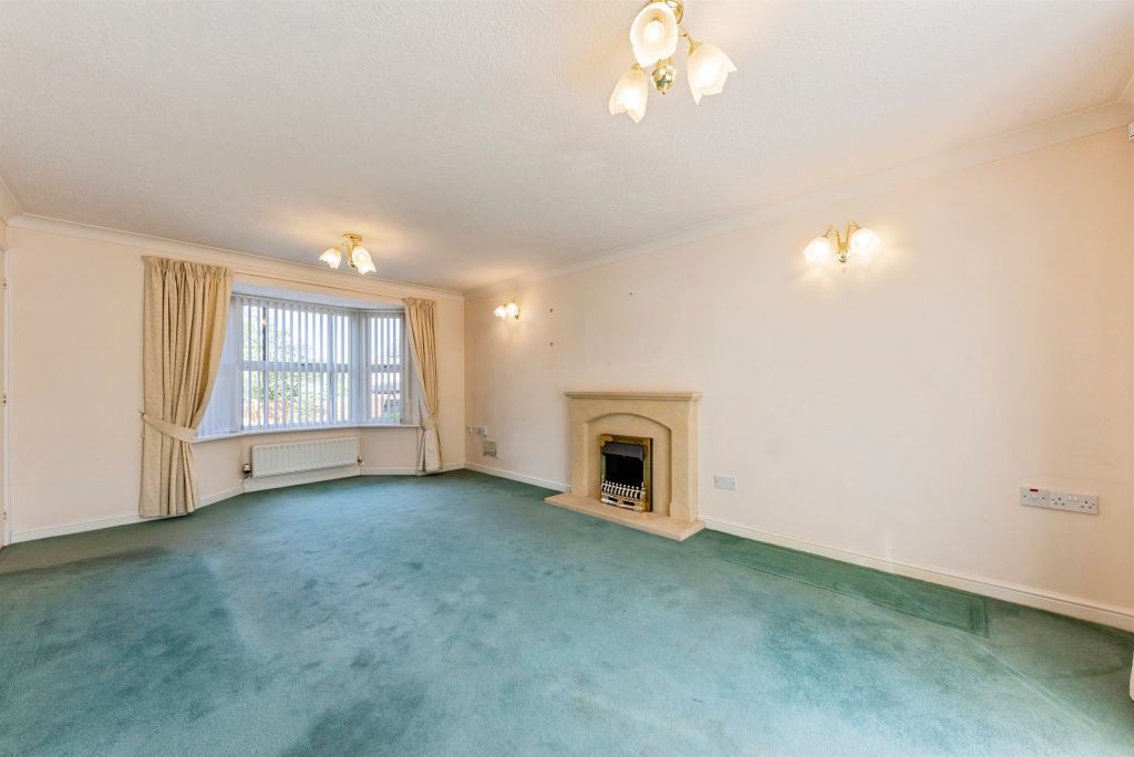 Property photo 2 of 21