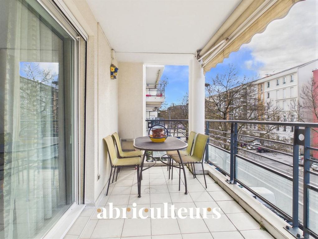 Property photo 1 of 13 Two-Room Apartment With Terrace And Garage For Sale In Bron (69500)