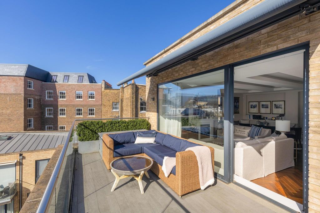 Property photo 2 of 17 Image