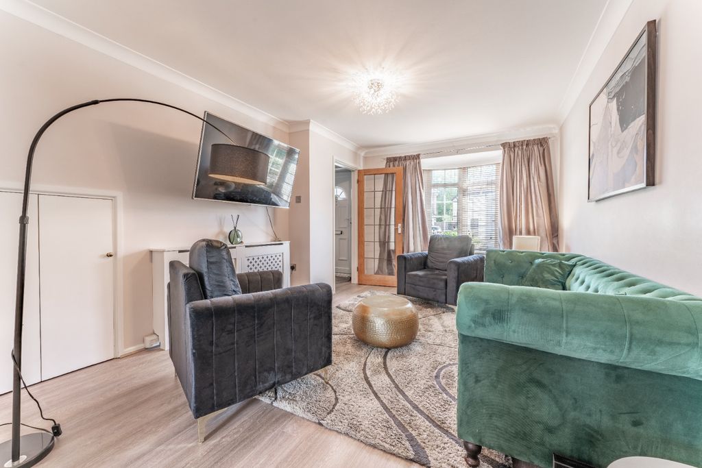 Property photo 2 of 11 5269642