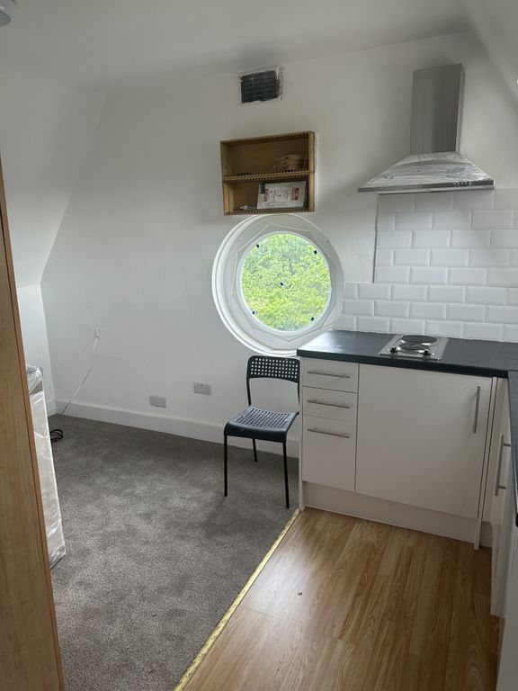 Property photo 1 of 3